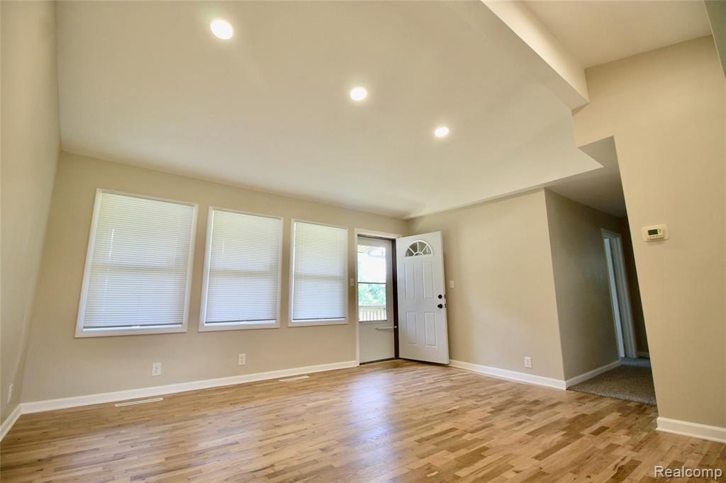 9116 Maplewood Drive, Clio, MI 48420 — Photo 2