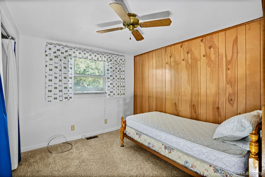 6154 Roberta Street, Burton, MI 48509 — Photo 16