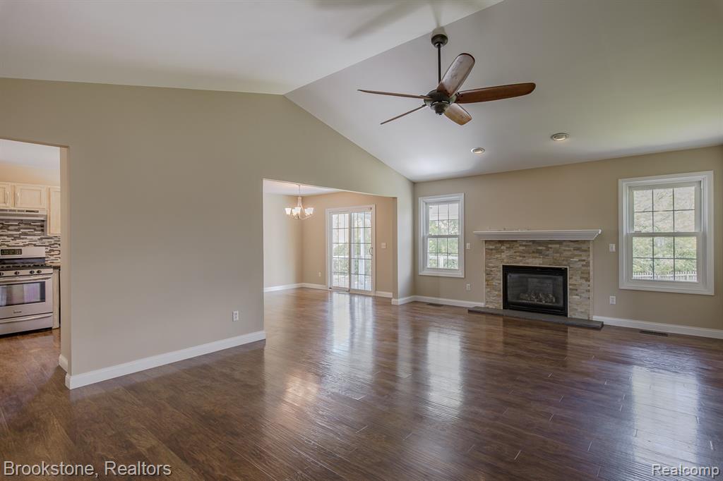 4289 Covey Lane, Grand Blanc, MI 48439 — Photo 8