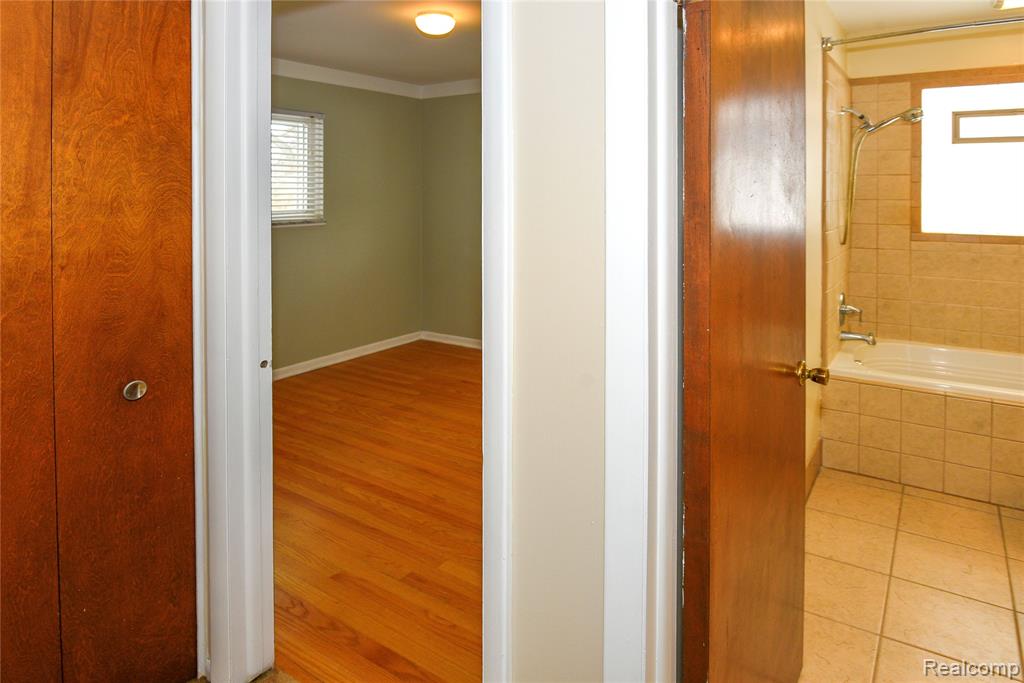 884 Eugene Drive, Oxford, MI 48371 — Photo 35