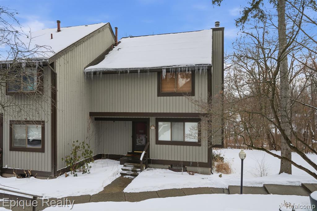 521 Carberry Hill, Brighton, MI 48116 — front exterior