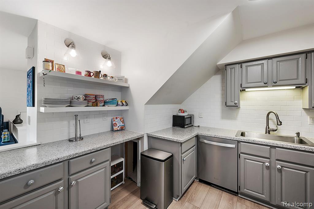 243 Pinewood Circle, Plymouth, MI 48170 — Photo 15