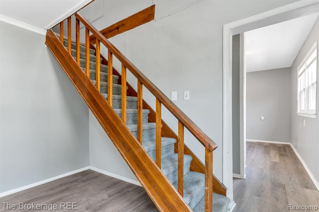 467 W MAXLOW Avenue, Hazel Park, MI 48030 — Photo 19