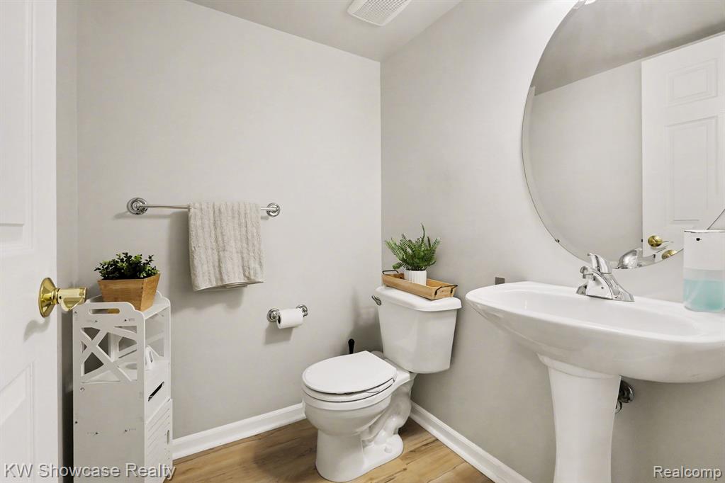 9519 Lakeside Drive, 91, Ypsilanti, MI 48197 — Photo 15