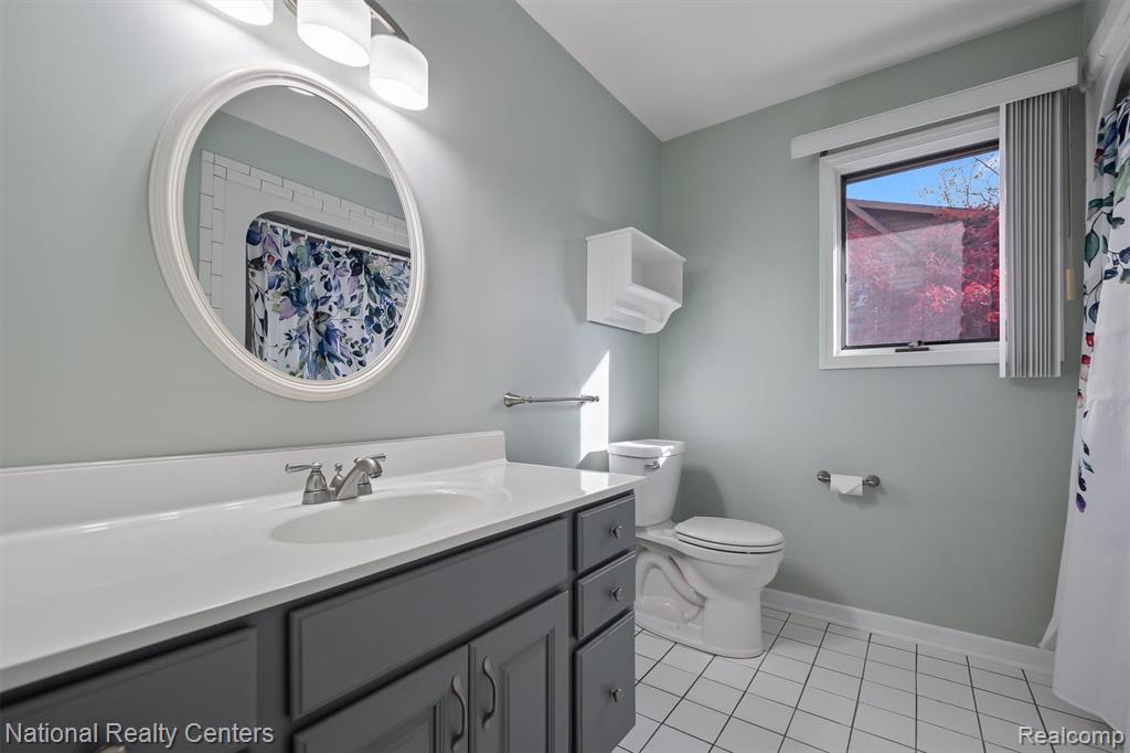 667 Shortridge Avenue, Rochester Hills, MI 48307 — Photo 15