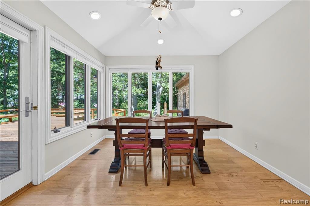 29498 E River Road, Grosse Ile, MI 48138 — Photo 19