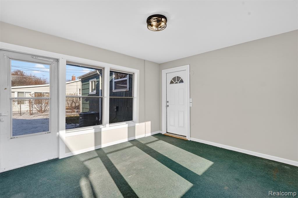 735 Elmwood Drive, Fenton, MI 48430 — Photo 32