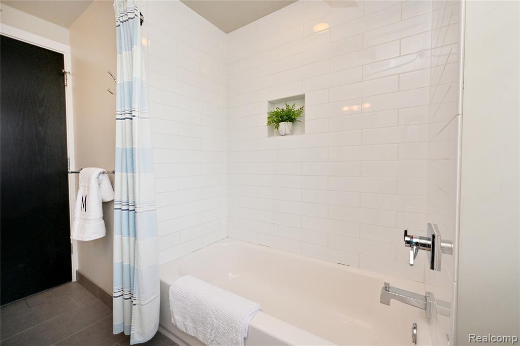 862 S Glenhurst Drive, Birmingham, MI 48009 — Photo 28