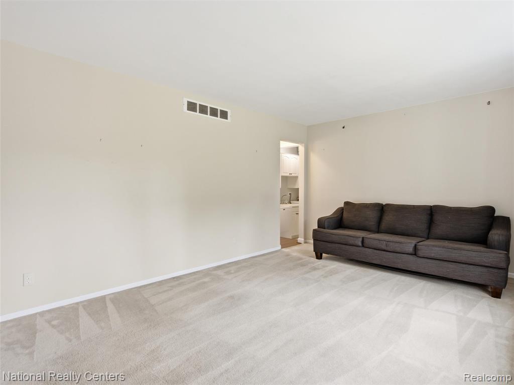 6858 Wellesley Terrace, Clarkston, MI — Photo 17