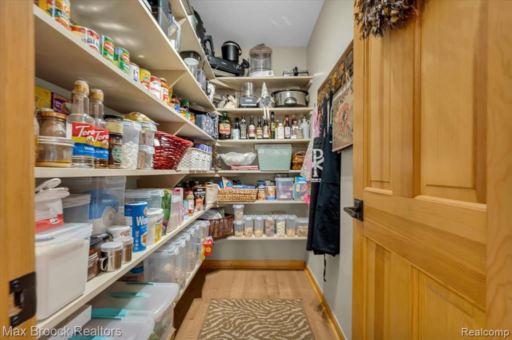 5970 Lynne Hollow Drive, Commerce Twp, MI 48382 — Photo 20