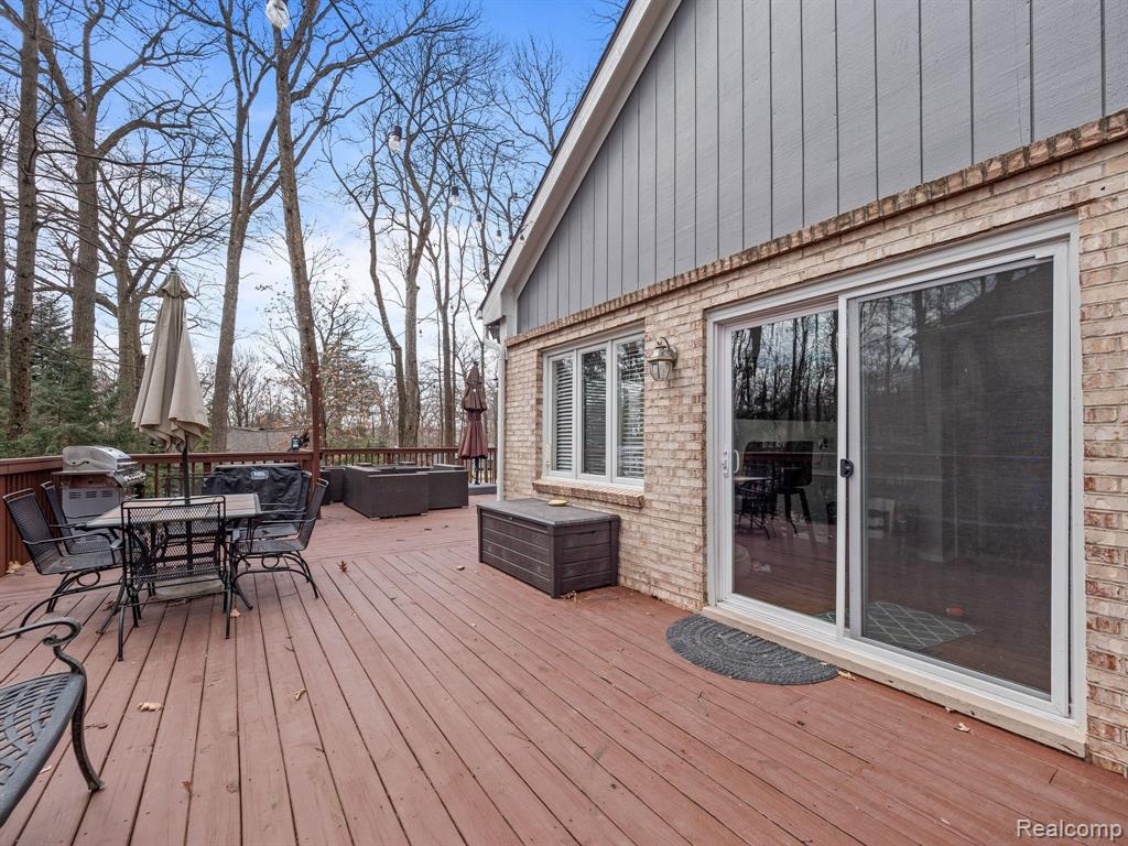 7111 Elder Court S, West Bloomfield, MI 48324 — Photo 42