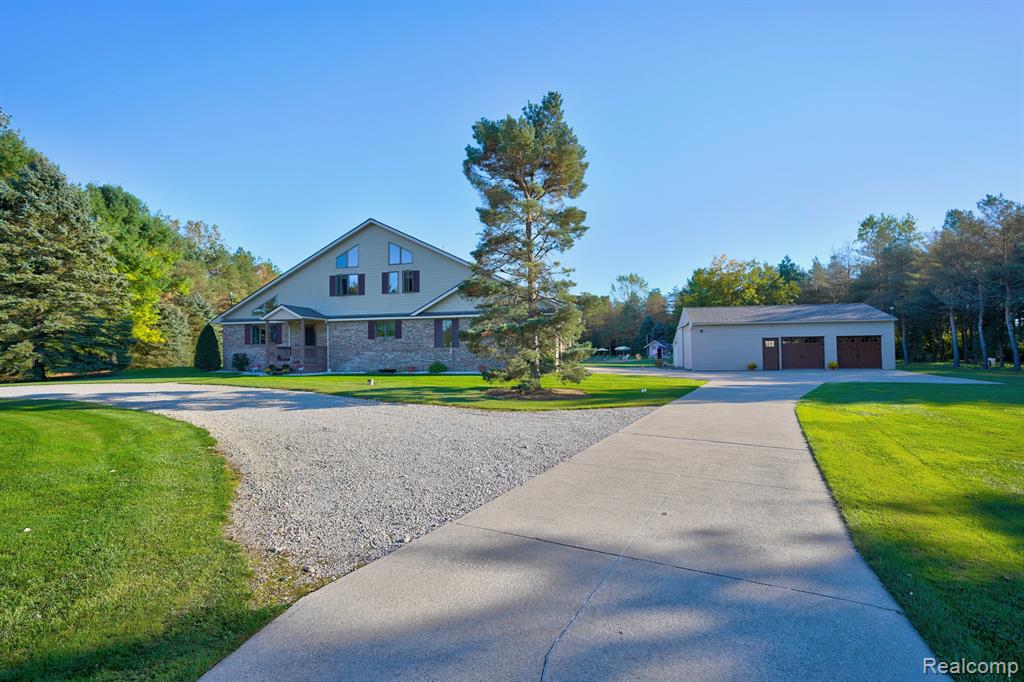 7282 E POTTER Road, Davison, MI 48423 — front exterior