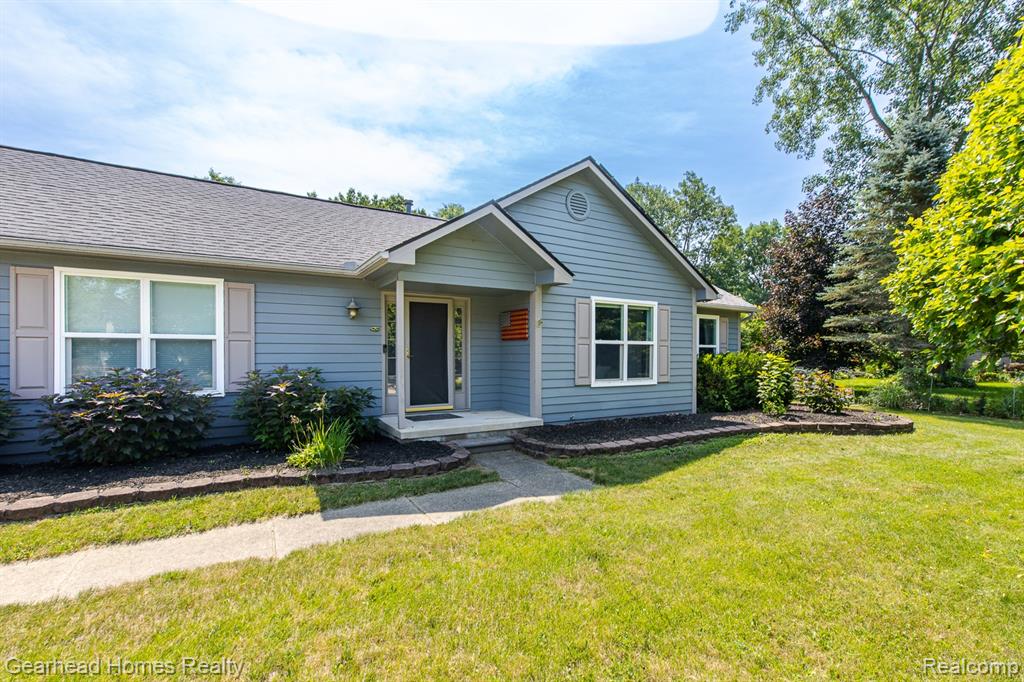 4710 Desert Bridge Court, Highland, MI 48356 — Photo 2