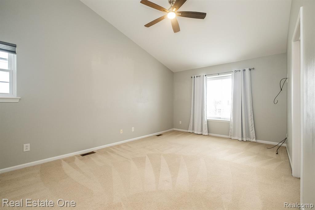 1092 CHESTNUT Lane, South Lyon, MI 48178 — Photo 31