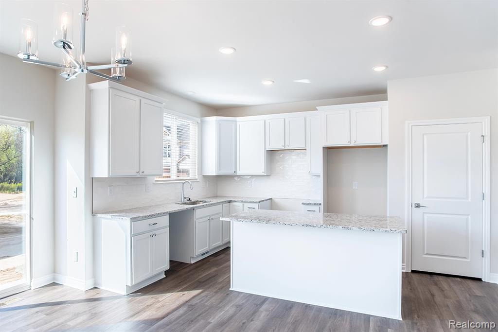 3 Grandview Circle Grandview Circle, 71, White Lake, MI — Photo 6