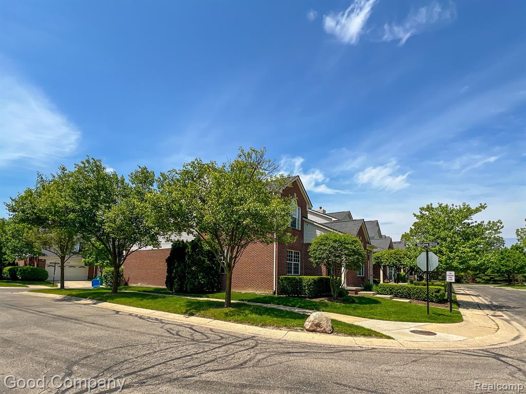 5201 Tamara Circle, Walled Lake, MI 48390 — Photo 27