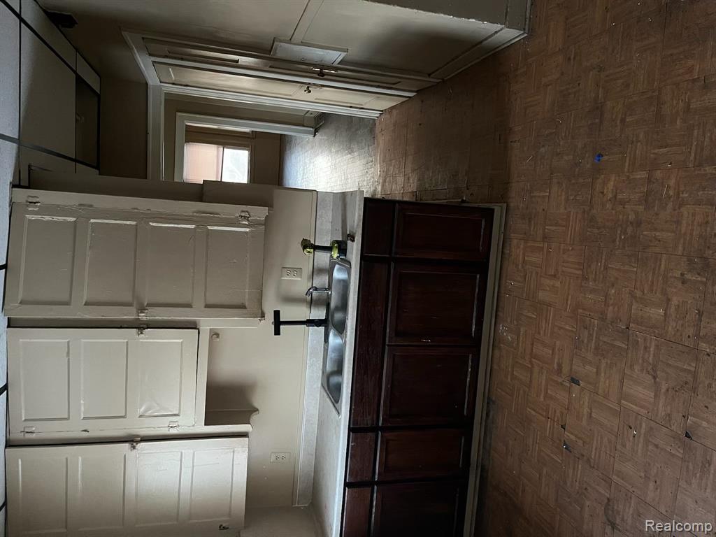 15114 Holmur Street - Photo 5
