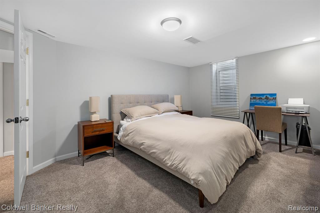 596 S GLENHURST Drive, Birmingham, MI 48009 — Photo 21