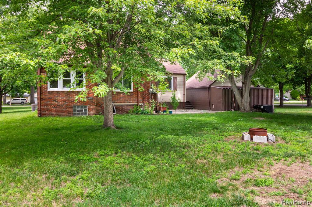 33627 Bock Street, Garden City, MI — Photo 38