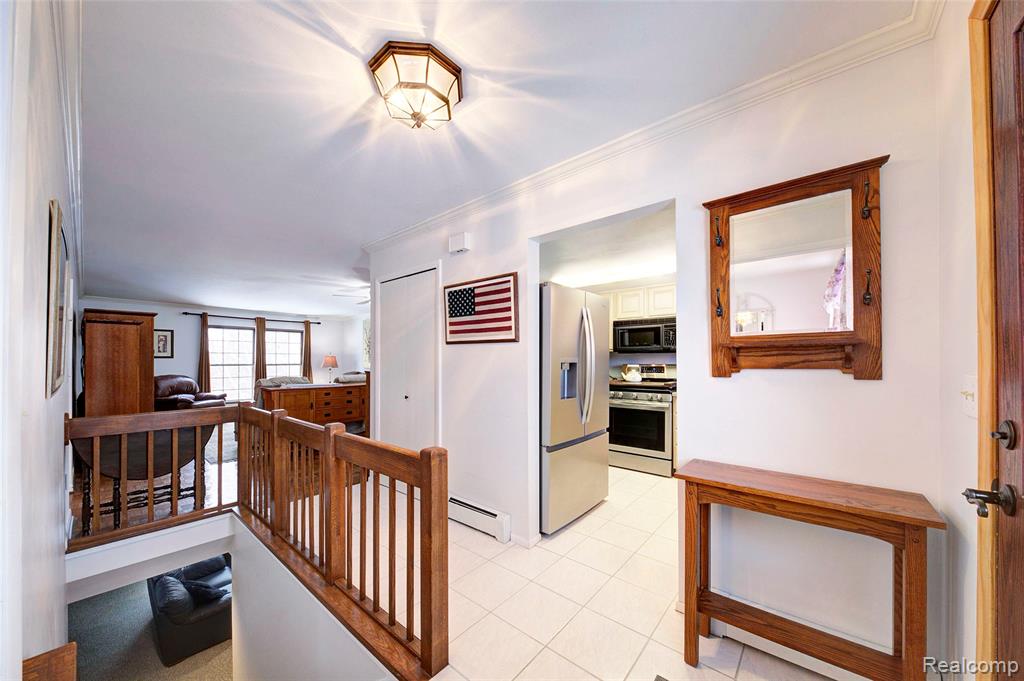 9870 Cambridge Court, 121-2, South Lyon, MI 48178 — Photo 14