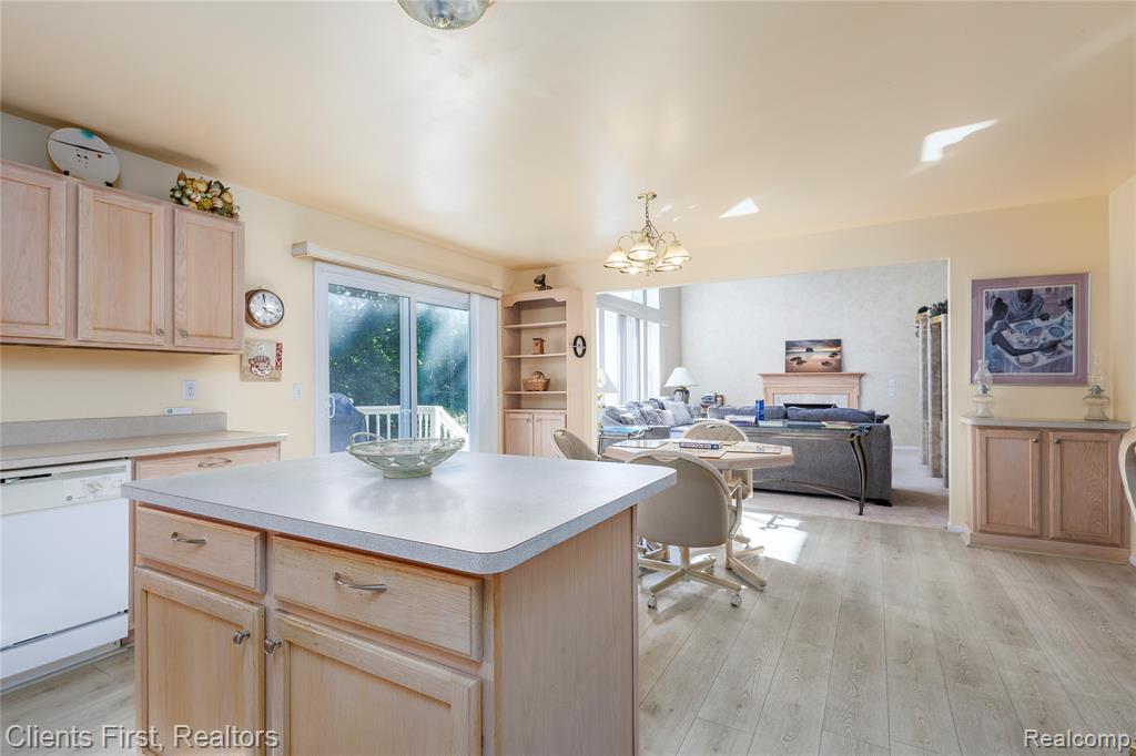 43103 Pond Bluff Drive, Van Buren, MI 48111 — Photo 7