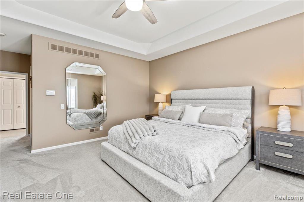 566 BAY POINTE Drive, Oxford, MI 48371 — Photo 34