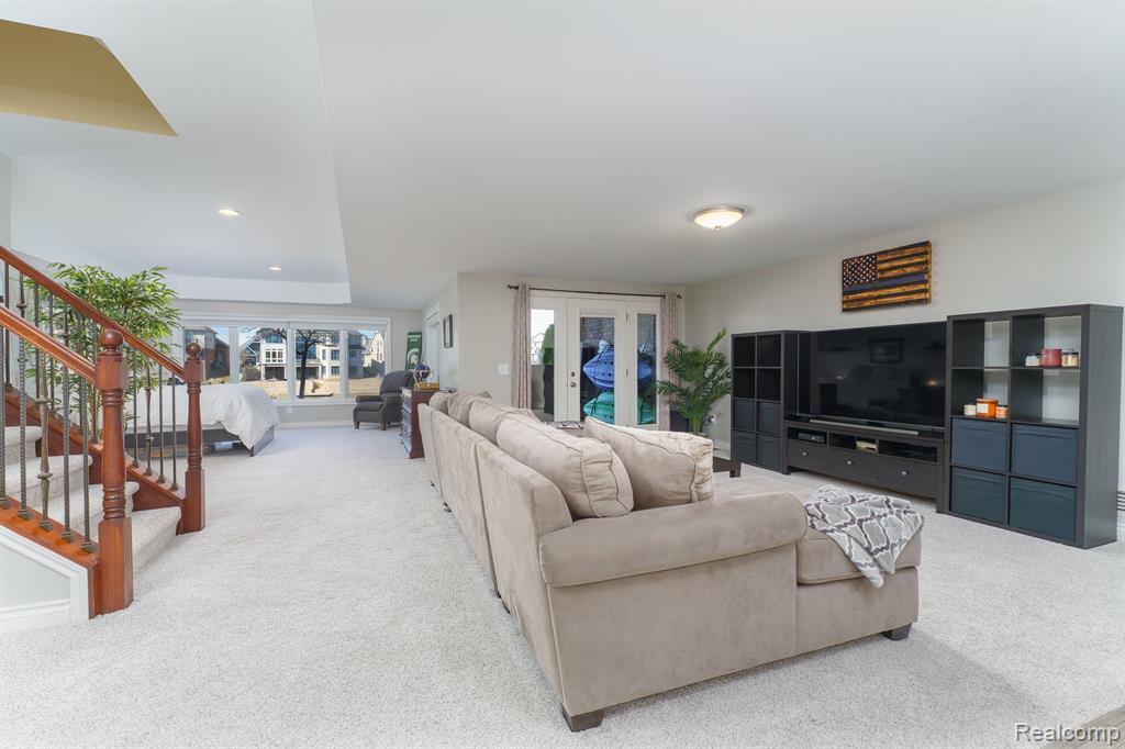 10725 WATERFALL, South Lyon, MI 48178 — Photo 32