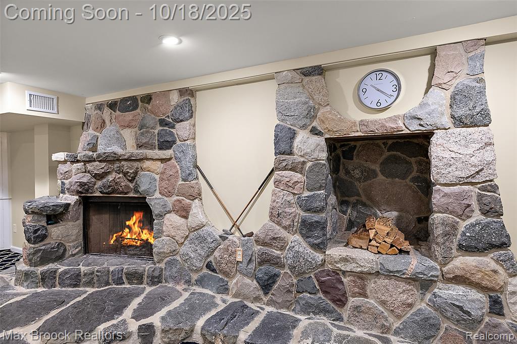 521 Kingsley Trail, Bloomfield Hills, MI 48304 — Photo 32
