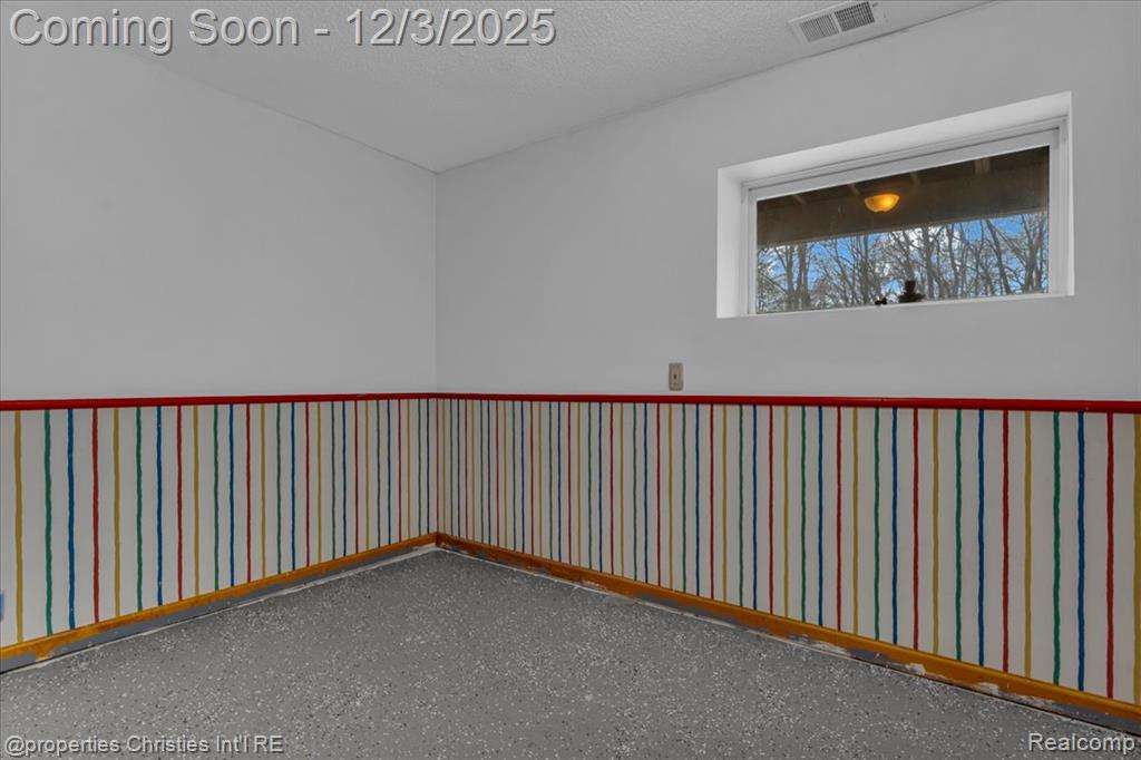 13095 Woodland Trail, Davisburg, MI 48350 — Photo 32