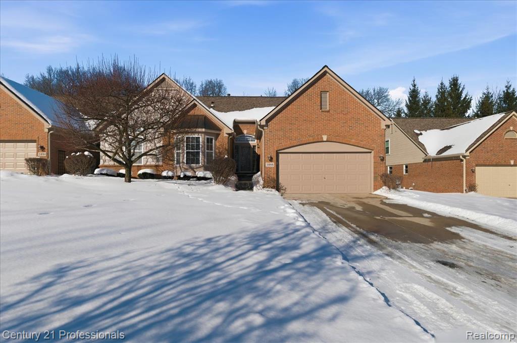 3895 Arbor Drive, Auburn Hills, MI 48326 — Photo 2