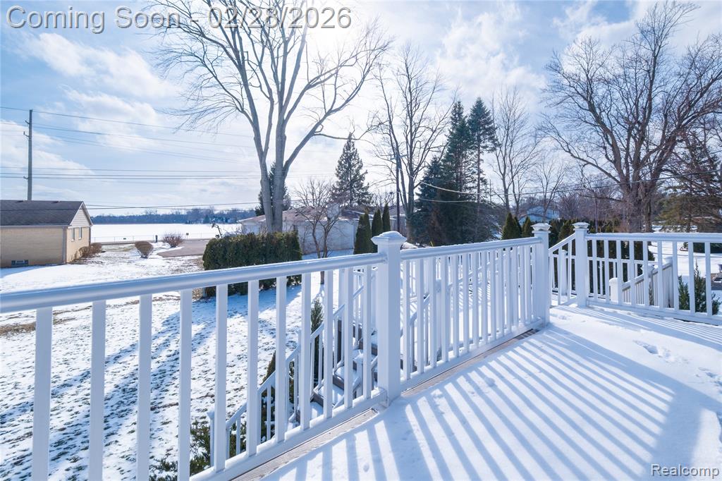 7663 Pleasant Manor Drive, Waterford, MI 48327 — Photo 16
