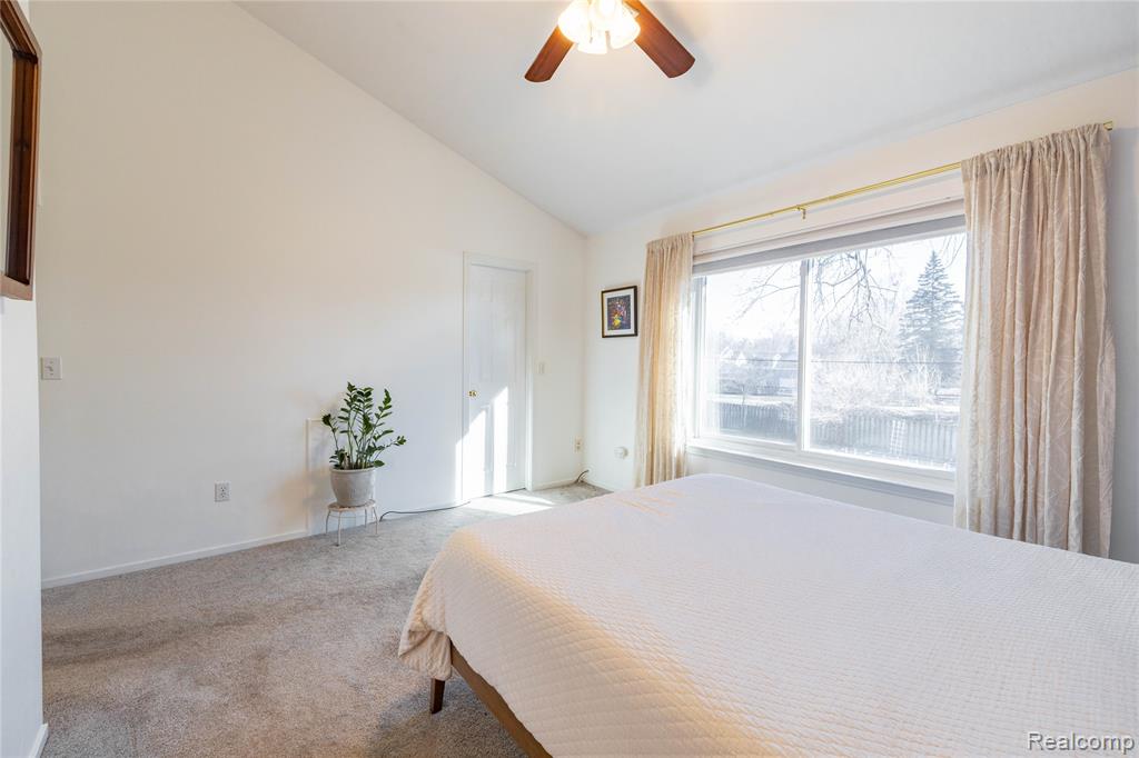 907 Huntclub Boulevard, Auburn Hills, MI 48326 — Photo 16