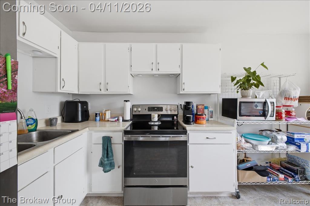 90 N Josephine Avenue, Waterford, MI 48328 — Photo 17