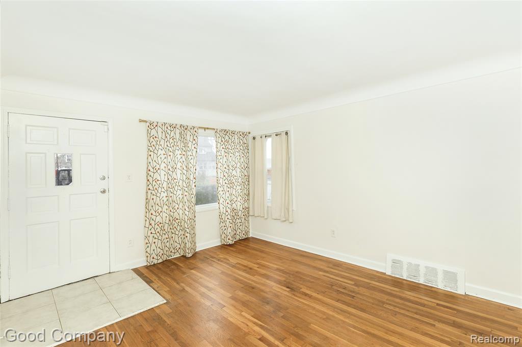 20747 Caledonia Avenue, Hazel Park, MI 48030 — Photo 3