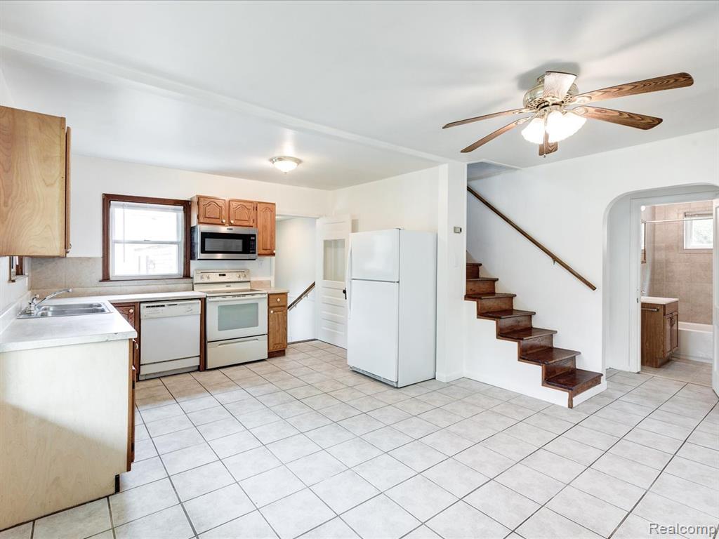 641 Michigan Avenue, Marysville, MI 48040 — Photo 10