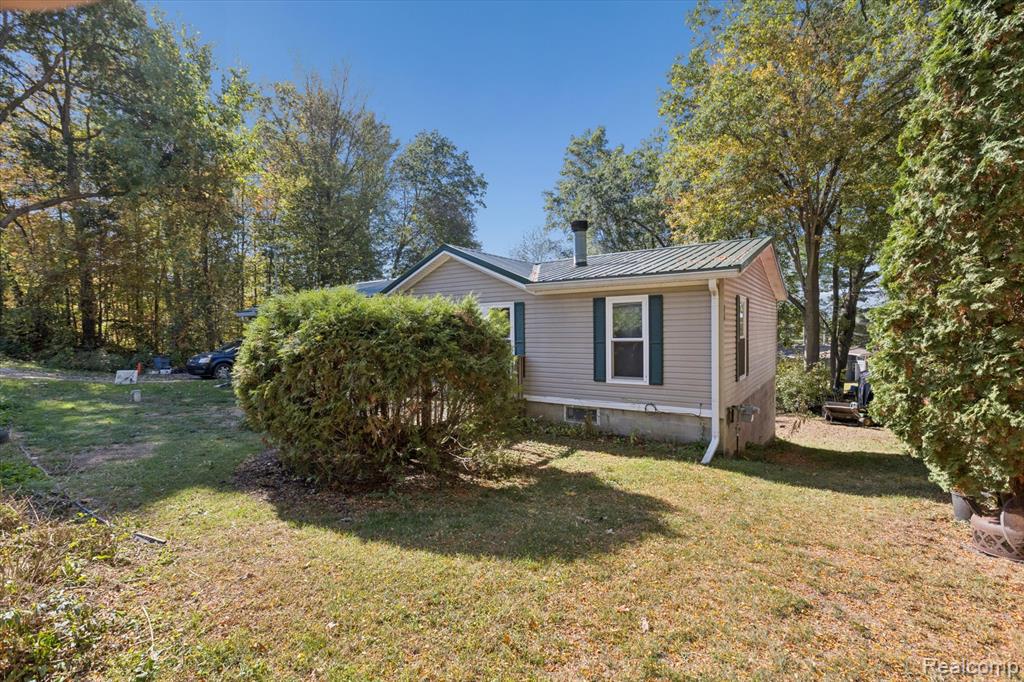 1325 Hillside Drive, Columbiaville, MI 48421 — Photo 4