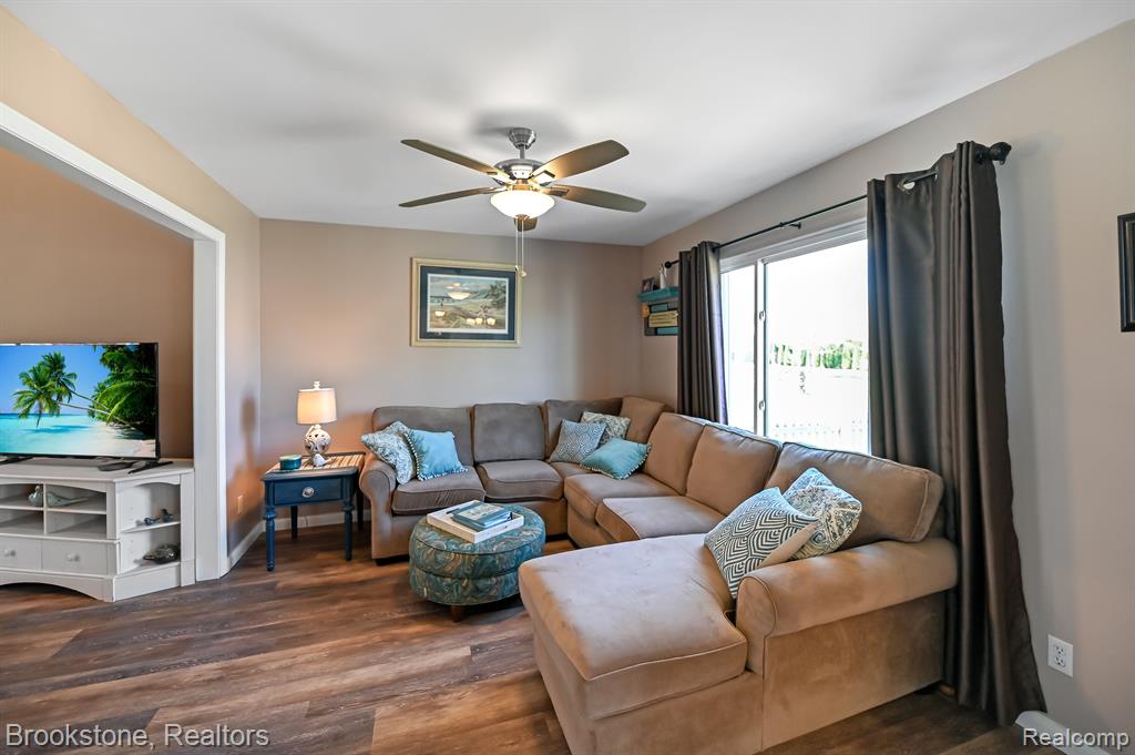 8344 DEER CREEK Court, Grand Blanc, MI 48439 — Photo 6