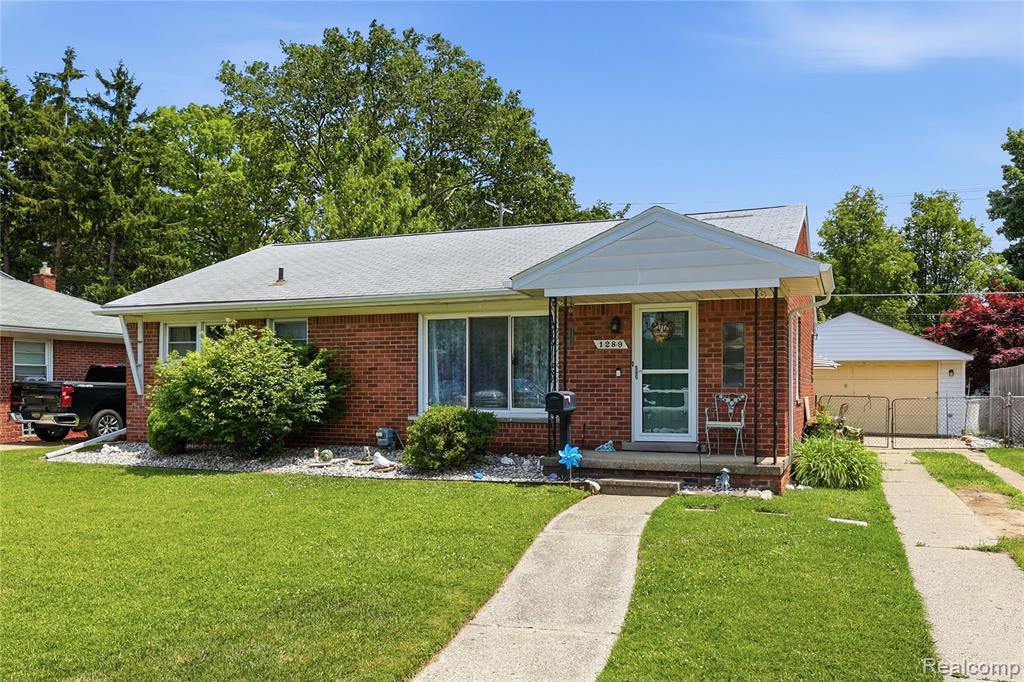 1289 Mulberry Street, Mount Clemens, MI 48043