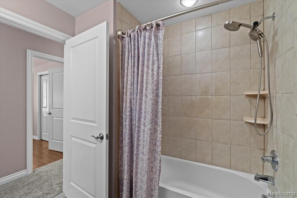 10511 Stoney Point Drive, South Lyon, MI 48178 — Photo 38