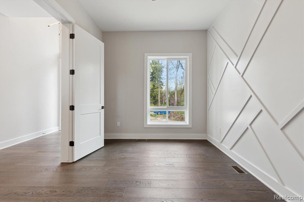 9 ANNANDALE, Leonard, MI 48367 — Photo 12