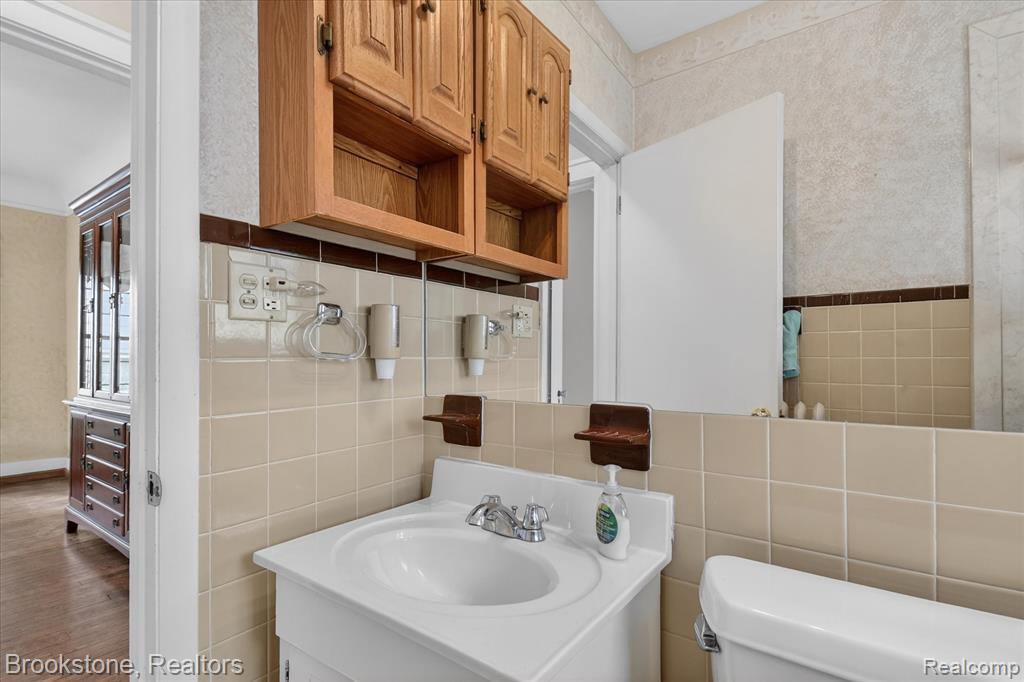 86 OAKDALE Boulevard, Pleasant Ridge, MI — Photo 15