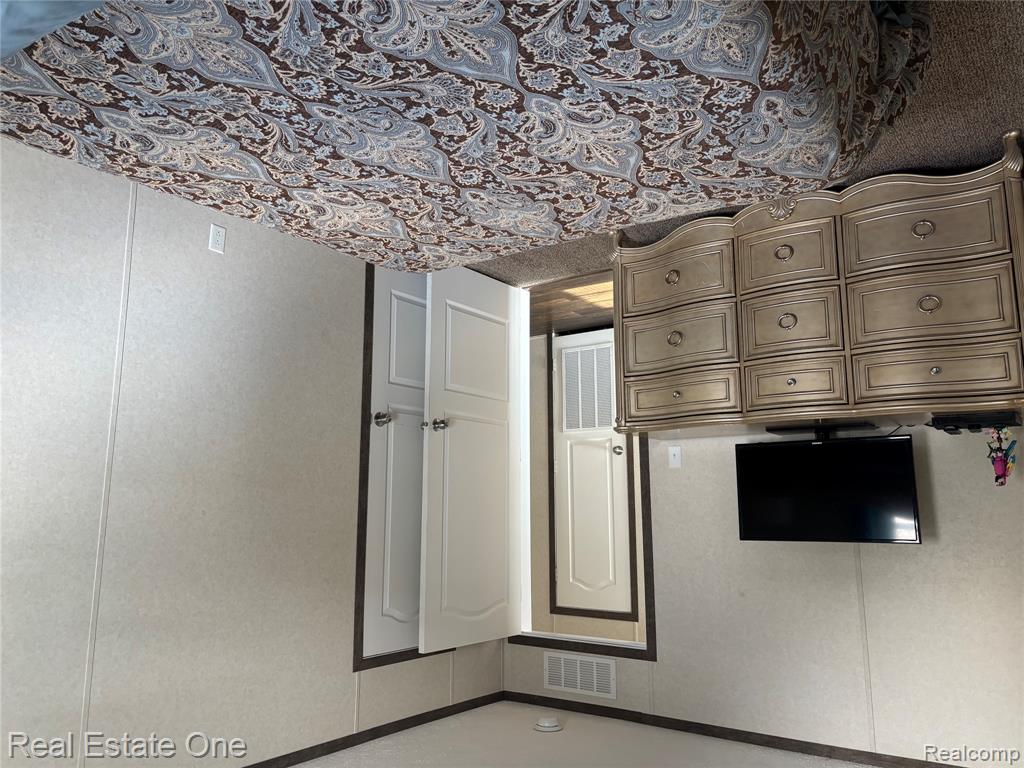 573 Turquoise Drive, Whitmore Lake, MI 48189 — Photo 13