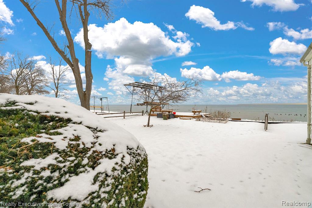 5430 Lakeshore Road, Fort Gratiot, MI 48059 — Photo 50