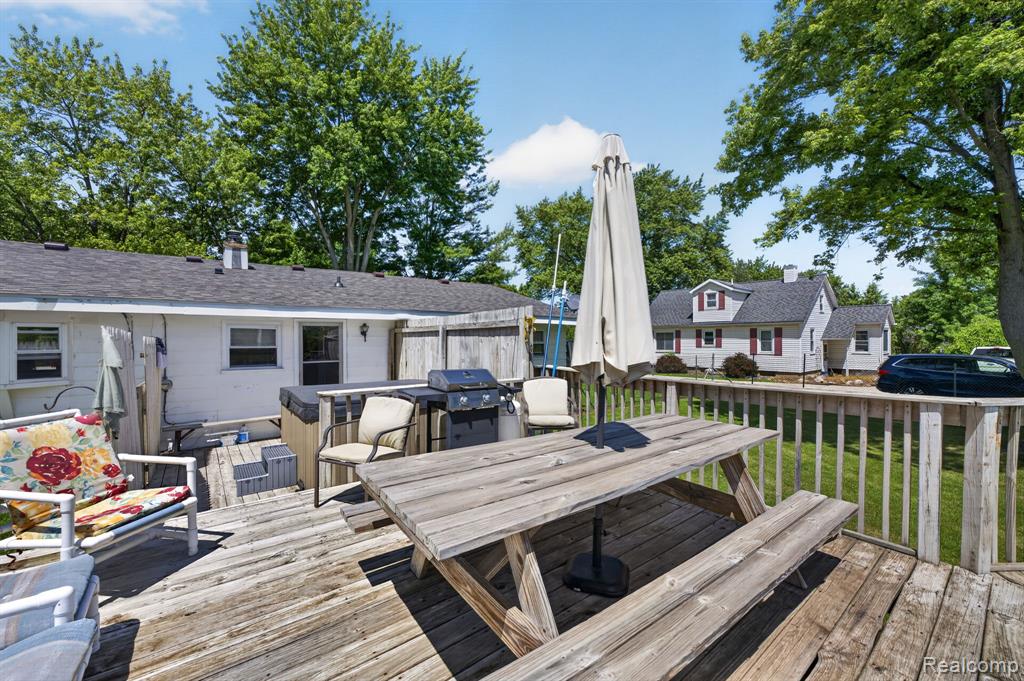 5233 Torrey Road, Flint, MI 48507 — Photo 32