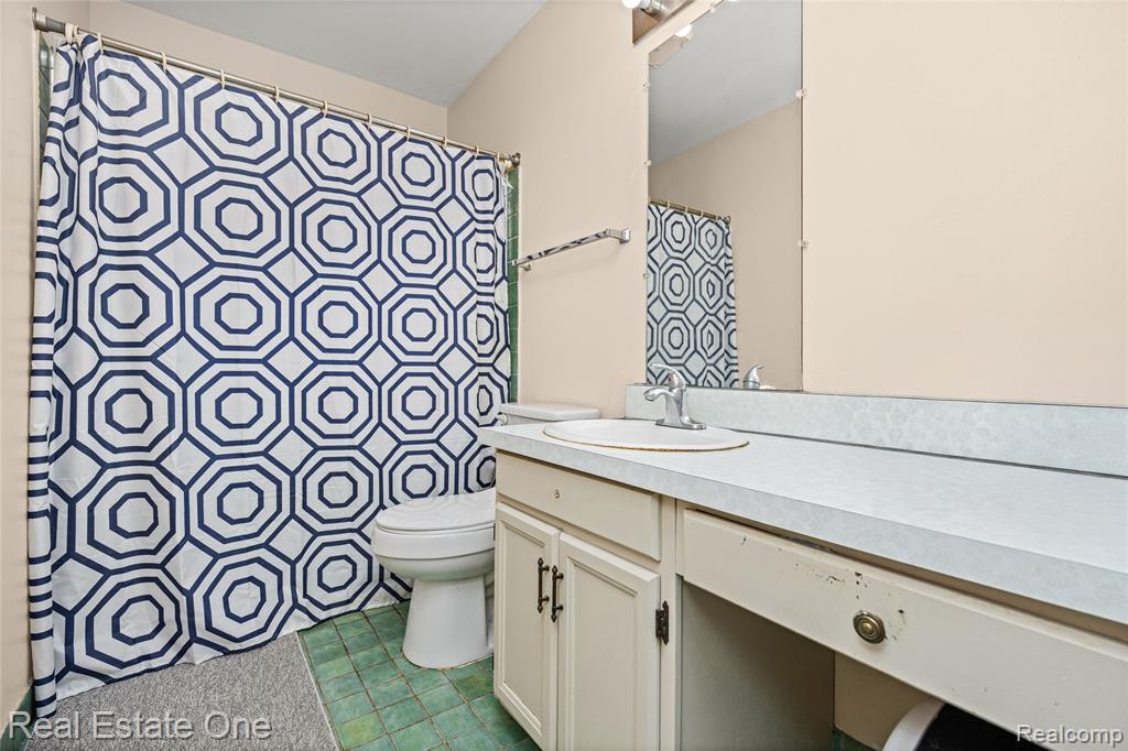 5226 Brett Court, West Bloomfield, MI — Photo 39