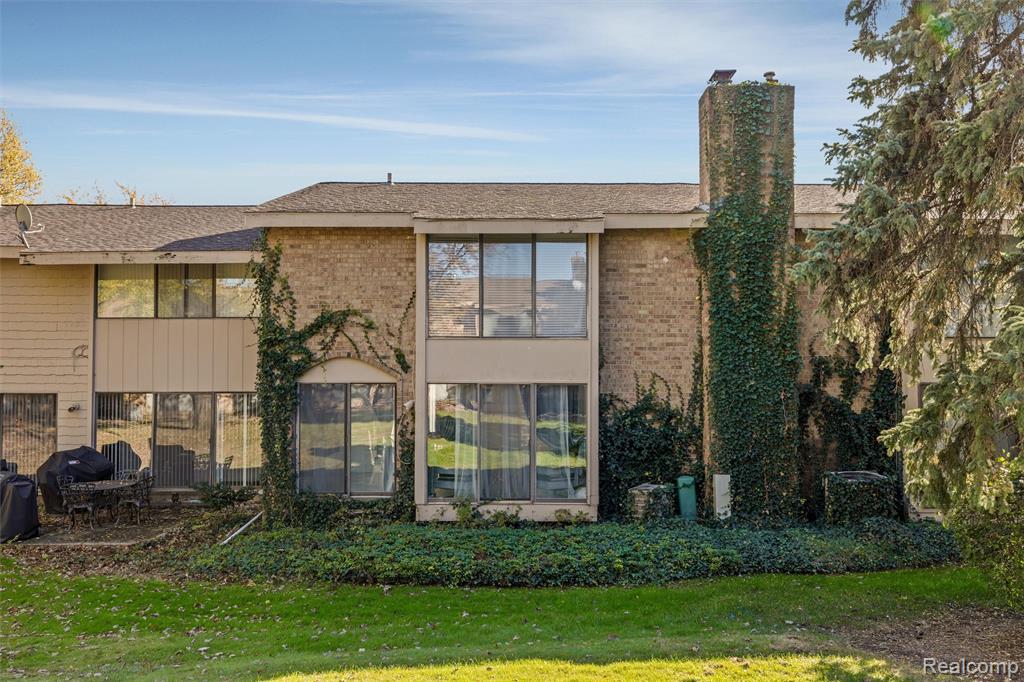 7406 Pebble pt, West Bloomfield, MI — Photo 2