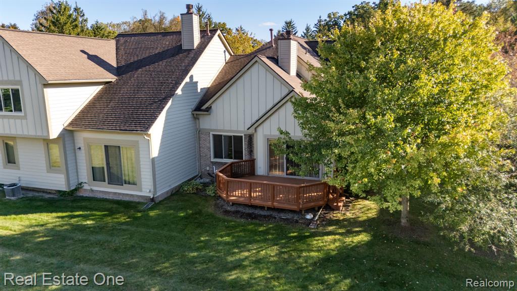 2588 Maple Forest Court, Wixom, MI 48393 — Photo 37