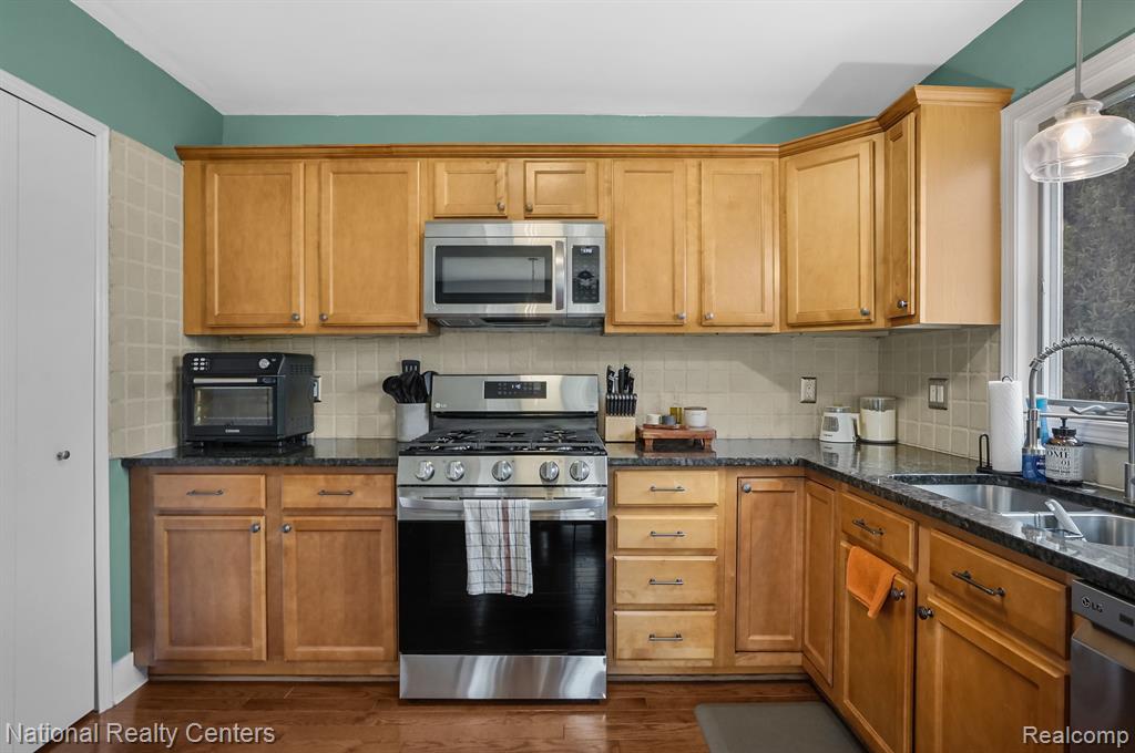 7780 THUNDER BAY Drive, Pinckney, MI 48169 — Photo 11