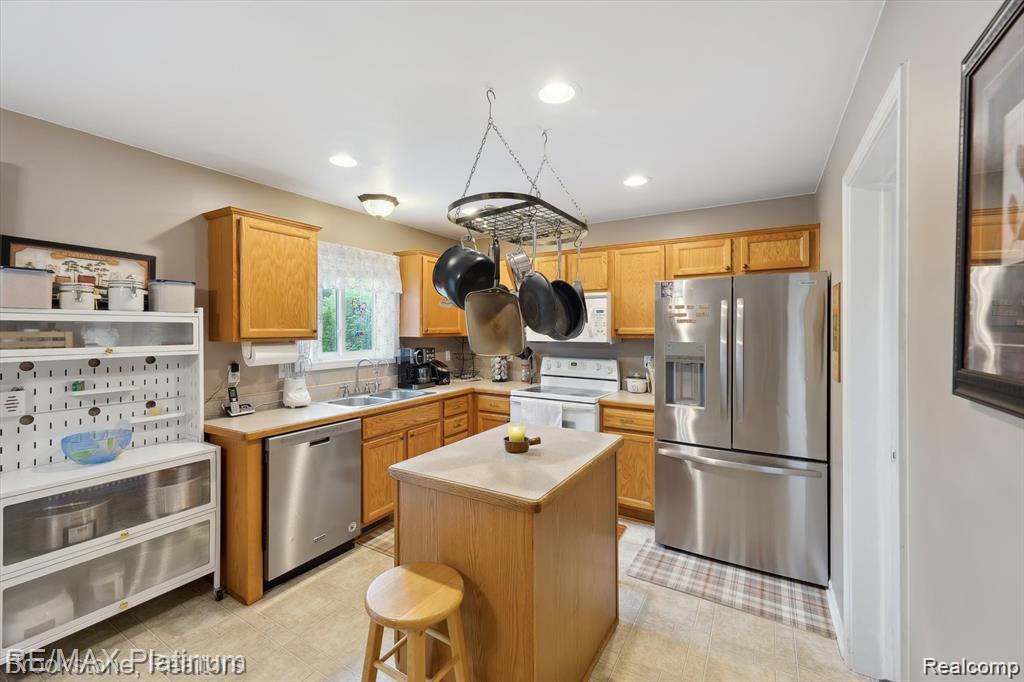9297 6 Mile Road, Northville, MI 48168 — Photo 8