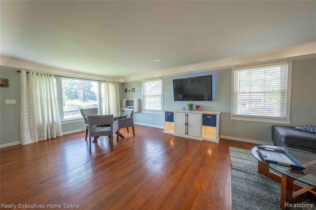 2854 ELMWOOD Street, Port Huron, MI 48060 — Photo 9